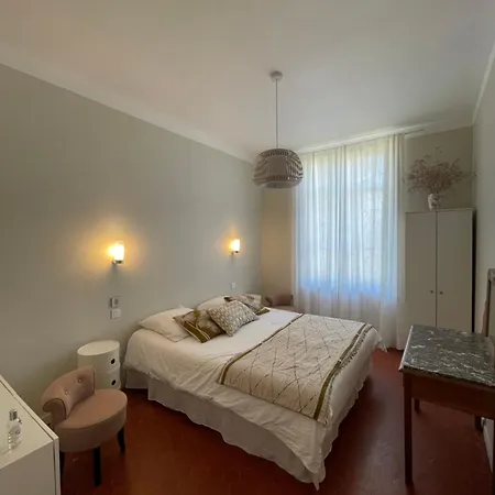 Bed & Breakfast La Des Amandiers Hyeres