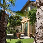 Couette-café La Des Amandiers 4*