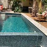 Couette-café La Des Amandiers 4*
