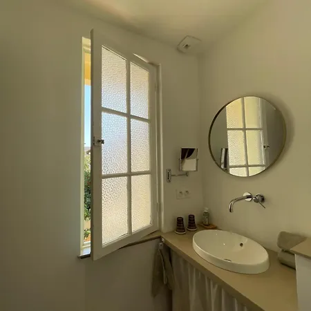 Bed & Breakfast La Des Amandiers Hyeres