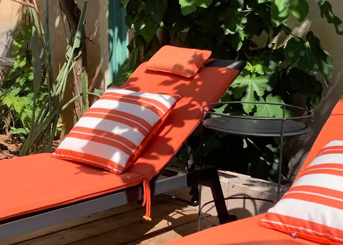 Bed & Breakfast La Des Amandiers Hyeres