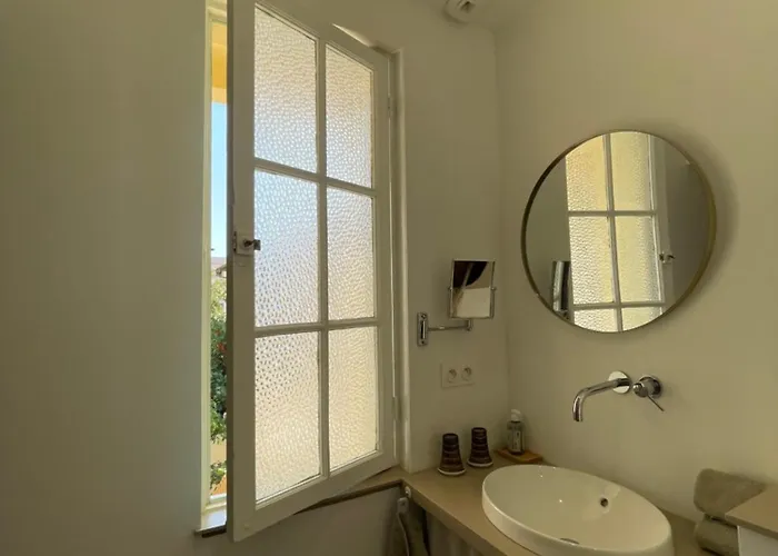 Bed & Breakfast La Des Amandiers Hyères